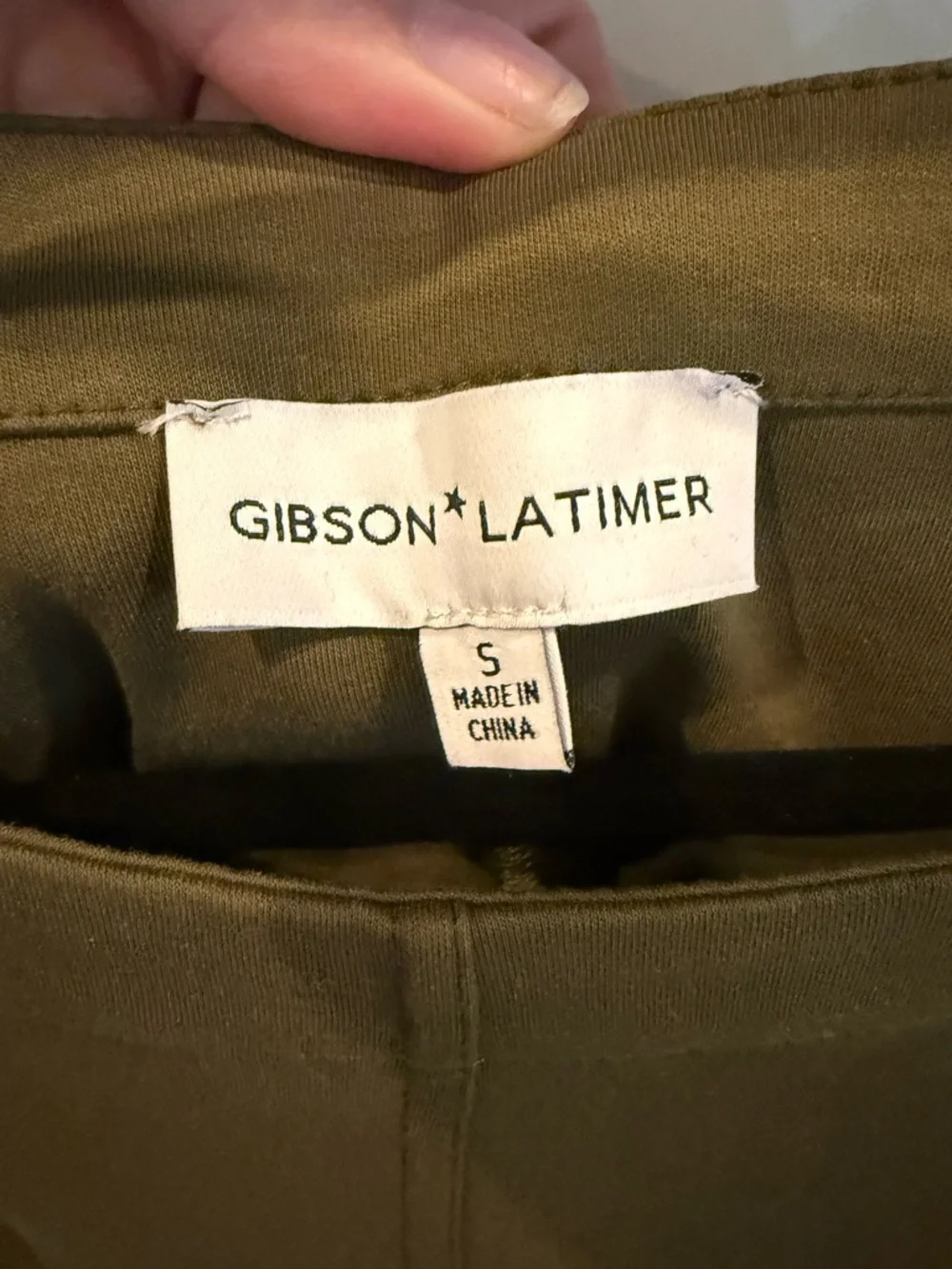 Gibson Latimer Olive Green Puff Sleeve Top - Picture 3 of 3